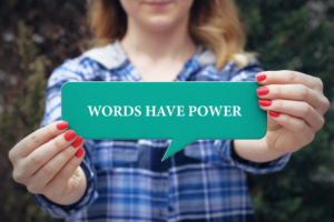 言葉に力がある人のスピリチュアルな特徴やサインをくわしく解説