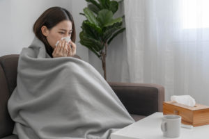 喉の痛みや喉からの風邪は運気の変わり目？症状別のスピリチュアルな意味
