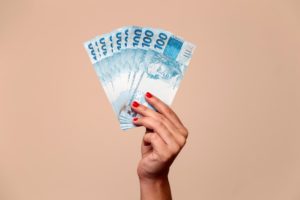 地震の夢には金運アップの意味がある？