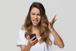 やり直せなくなる！好きな人が連絡をして来ない時にすべきでないこと