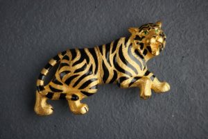 金運を上昇させるモチーフを身につける