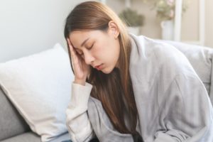 耳鳴りが左だけの時のスピリチュアルな意味