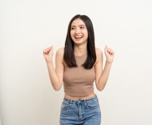 露出の高いカジュアルな服装でお参りすること
