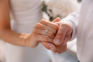 星ひとみが結婚した年齢とその歳で結婚した理由