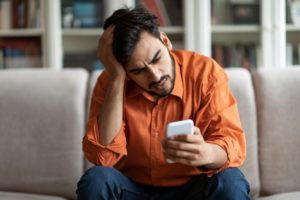 喧嘩別れした後自分からは連絡できない男性が多いのはなぜ？