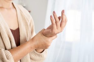 左手ばかり怪我する場合のスピリチュアルな意味！ 