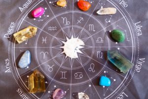5月の誕生石「翡翠」はどんな石？宝石言葉や意味は？