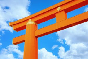 黒の蝶の状況別のサイン②：神社で黒い蝶々に出会う
