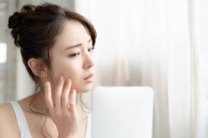左右の顔が違うスピリチュアルな意味とは？顔が左右非対称な意味