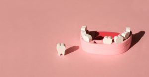 歯が抜け落ちる夢はスピリチュアル的に吉夢？凶夢？