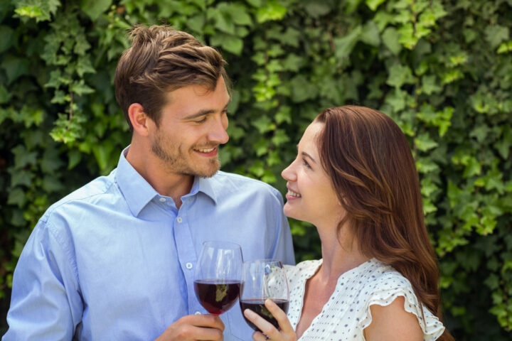 40代男性が可愛いと思った時に見せる態度は？脈ありサインを紹介