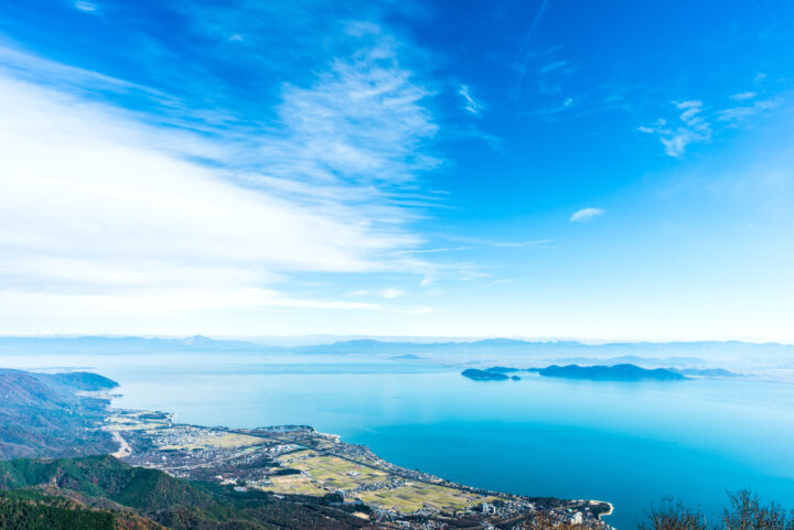 琵琶湖に浮かぶ竹生島ってどんな島？やばい伝説があるって本当？